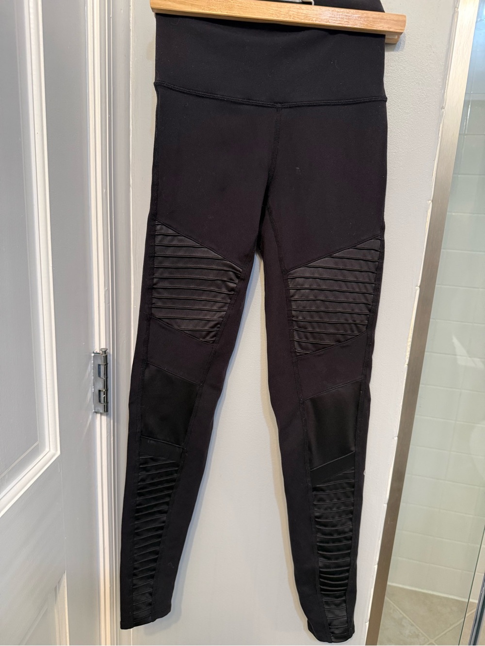Alo Yoga XS High Waist Moto Leggings